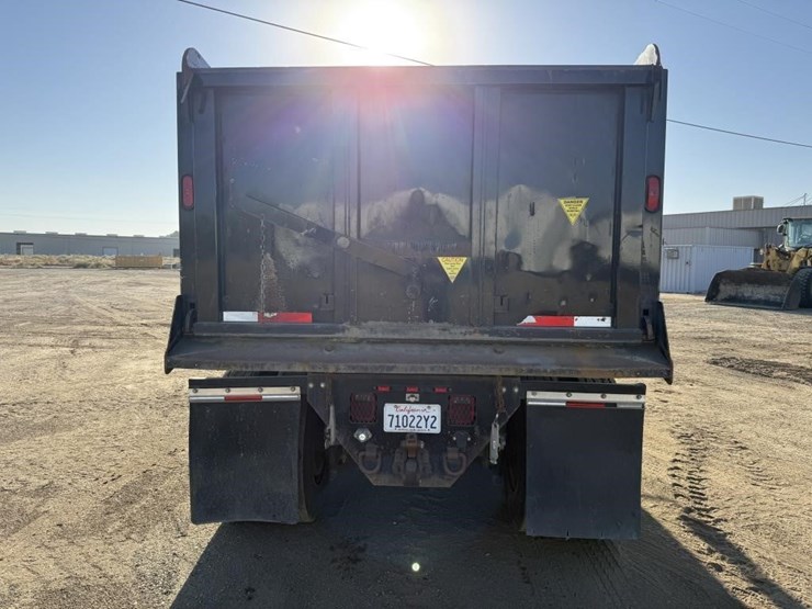 2019-freightliner-m2-dump-truck-image-21
