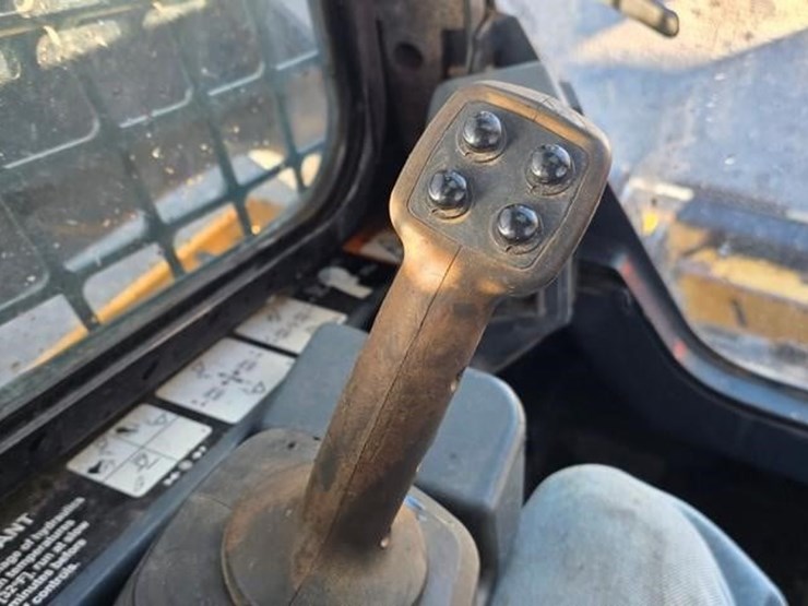 2018-deere-331g-image-47