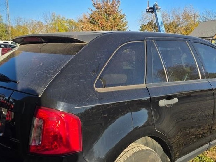 2011-ford-edge-se-image-12
