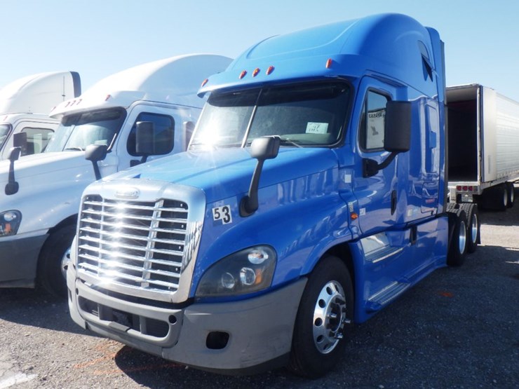 2017-freightliner-cascadia-125-image-1