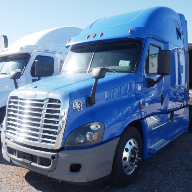 2017 FREIGHTLINER CASCADIA 125