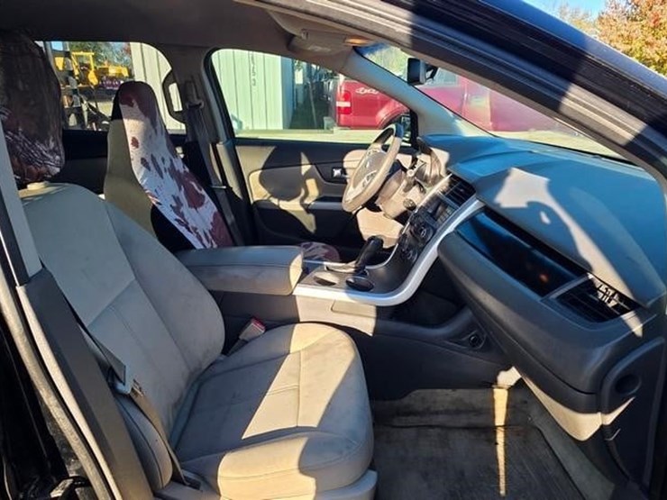 2011-ford-edge-se-image-33