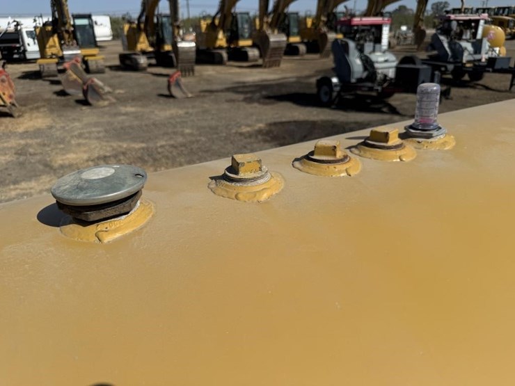 2019-lee-dt975-t/a-fuel-tank-trailer-image-10