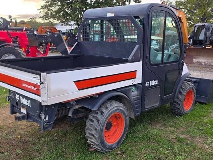2003-bobcat-toolcat-5600-image-3