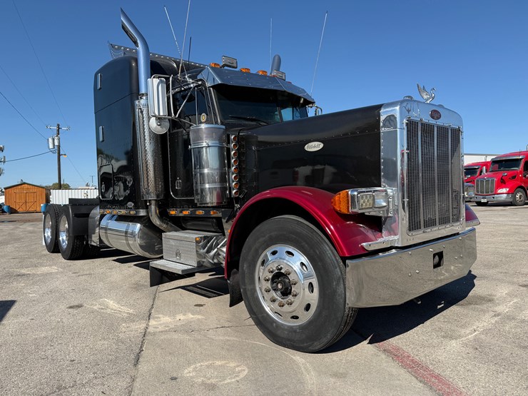 2000-peterbilt-379-image-2