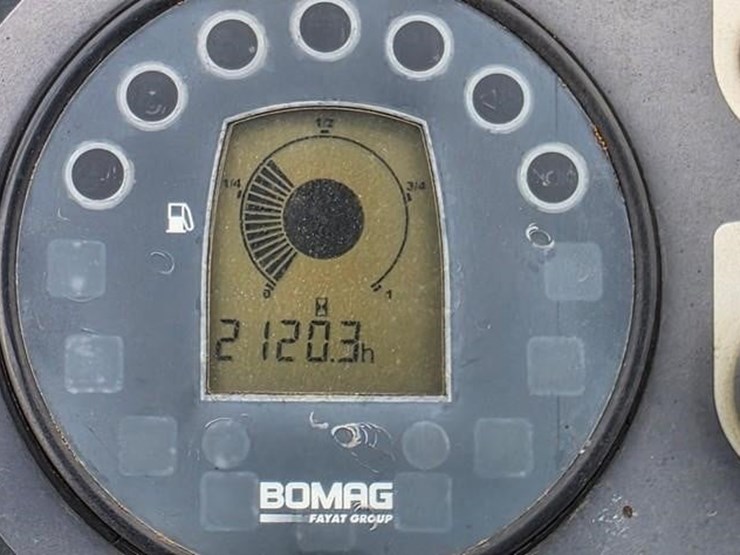 2012-bomag-bw120ad-4-image-39