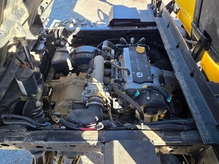 2021-john-deere-gator-xuv-835e-image-30