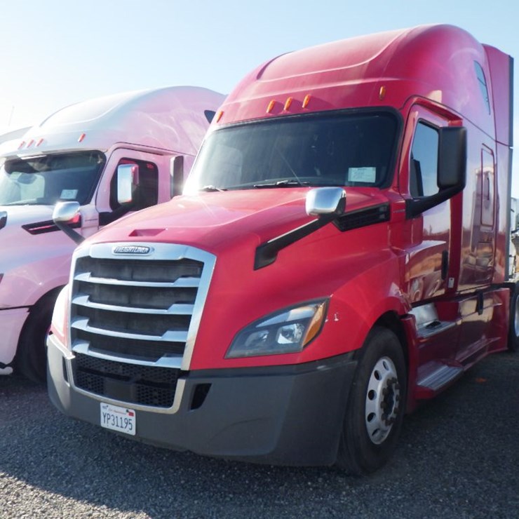 2019 FREIGHTLINER CASCADIA 126