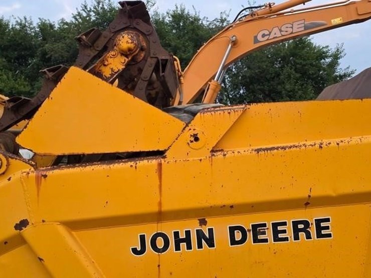 1984-deere-762a-image-16