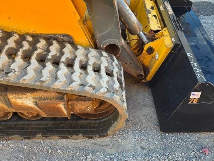 2018-deere-331g-image-8