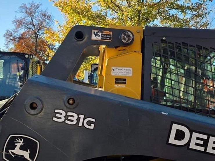 2018-deere-331g-image-16