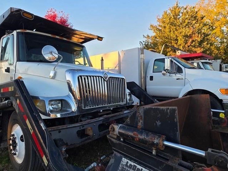 2006-international-durastar-4300-image-29