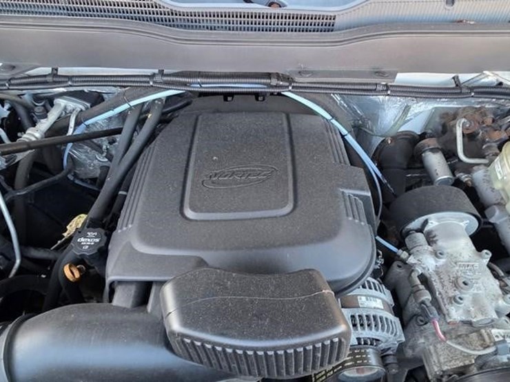 2015-chevrolet-silverado-3500hd-image-43
