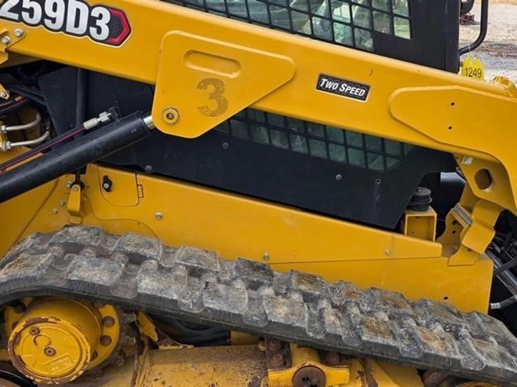 2019-caterpillar-259d3-image-12