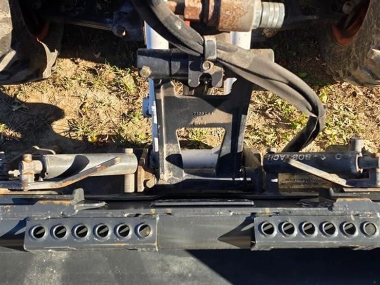 2010-bobcat-toolcat-5600-image-36