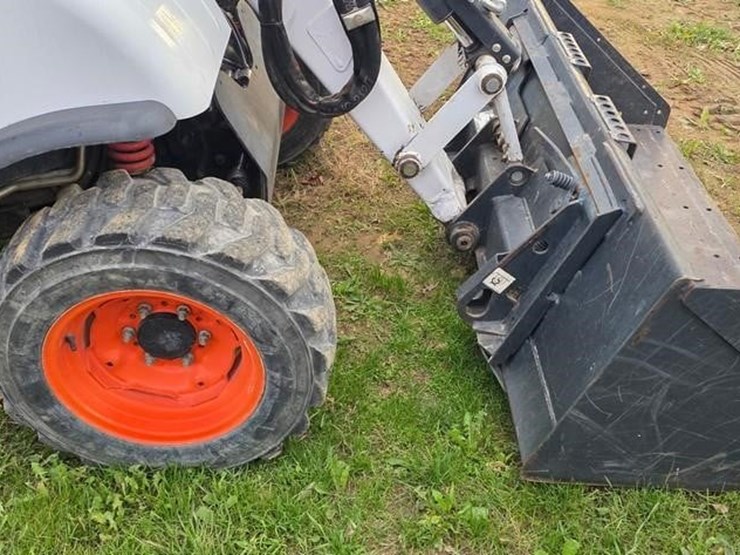 2003-bobcat-toolcat-5600-image-29