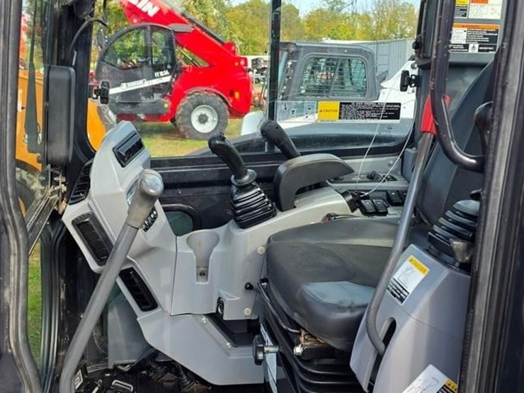 2018-kubota-u55-4-image-58