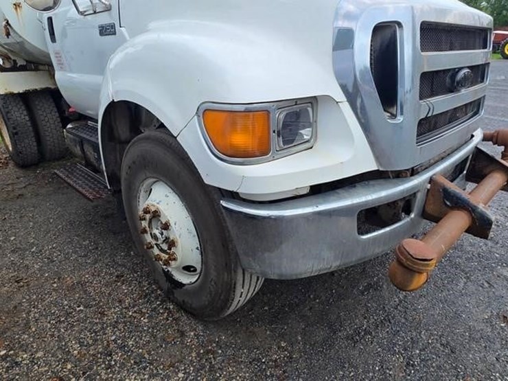 2006-ford-f750-sd-image-31