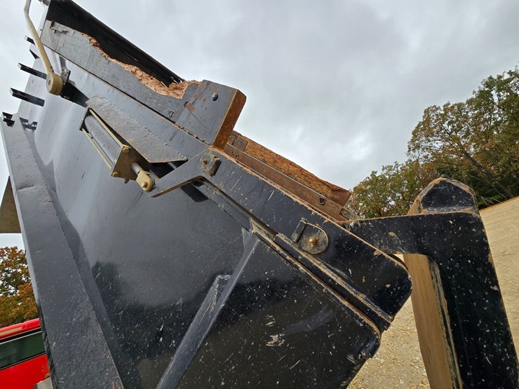 2012-caterpillar-ct660-image-40