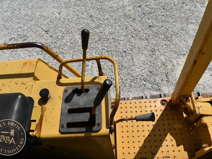 1993-caterpillar-d4c-ii-46733-image-40