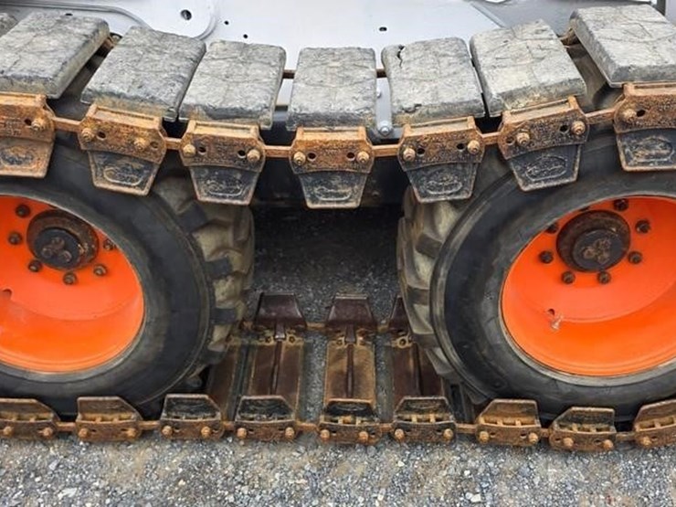 2012-bobcat-s650-image-11