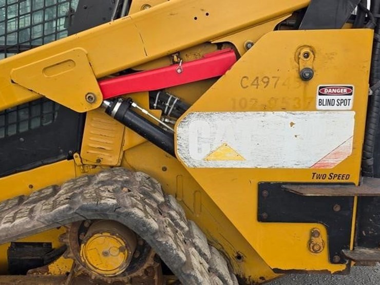 2019-caterpillar-299d2-xhp-image-24