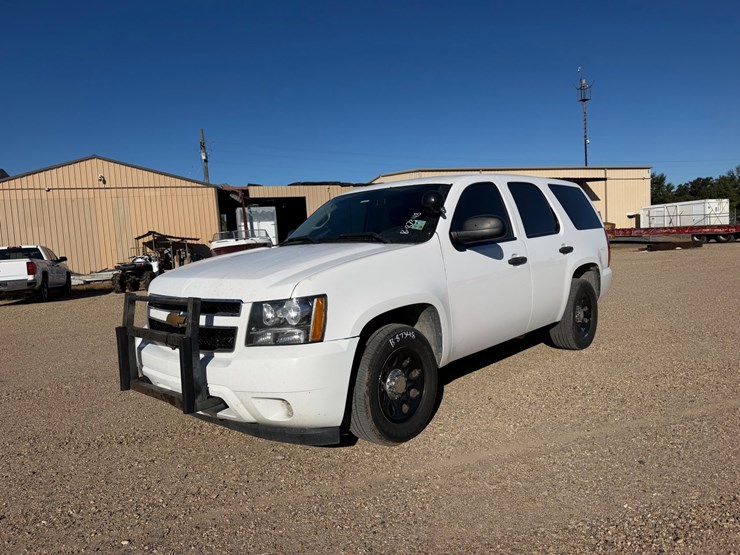 #87348-•-2013-chevy-tahoe-image-1