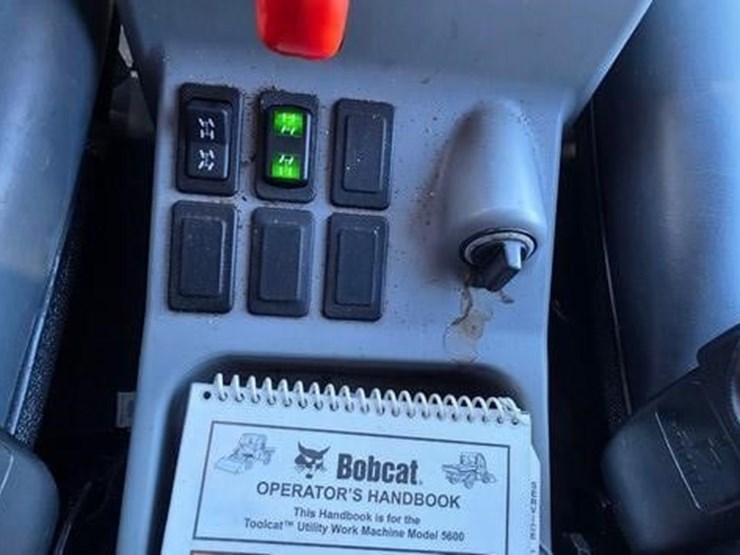 2010-bobcat-toolcat-5600-image-64