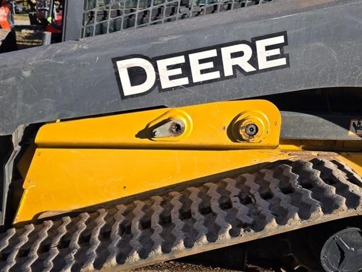 2018-deere-331g-image-28