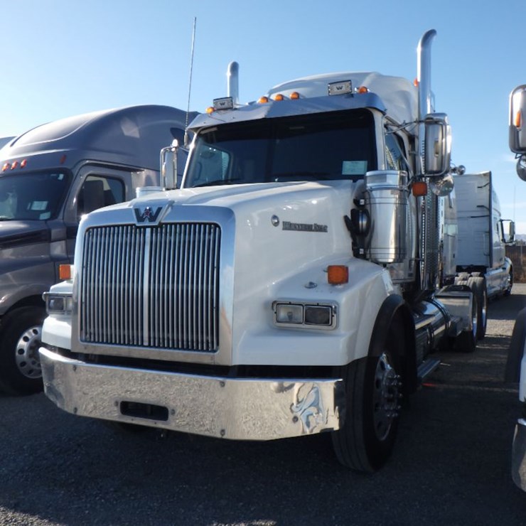 2020 WESTERN STAR 4900SB