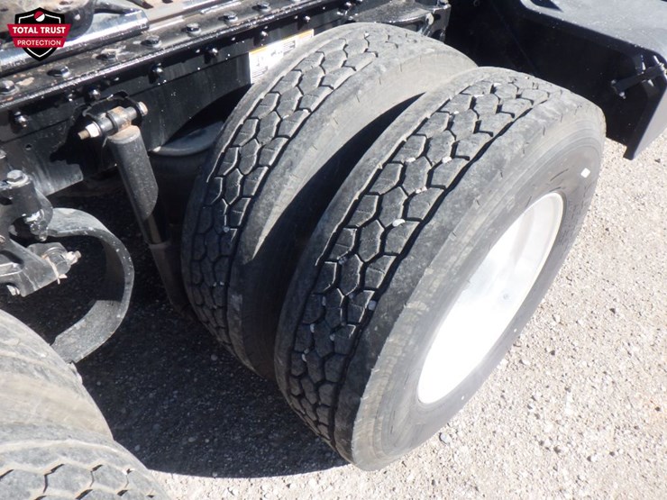 2020-kenworth-t680-image-5