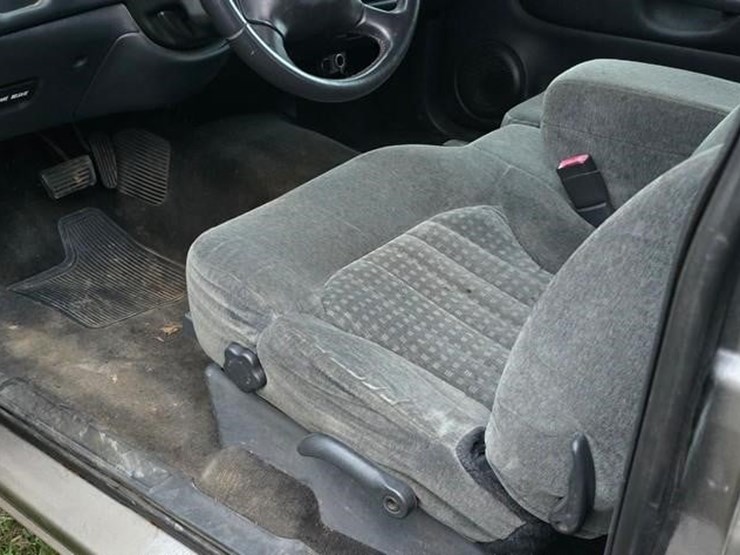 2002-chevrolet-s10-image-17
