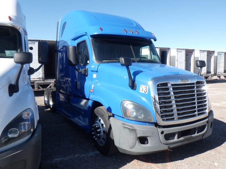 2017-freightliner-cascadia-125-image-3