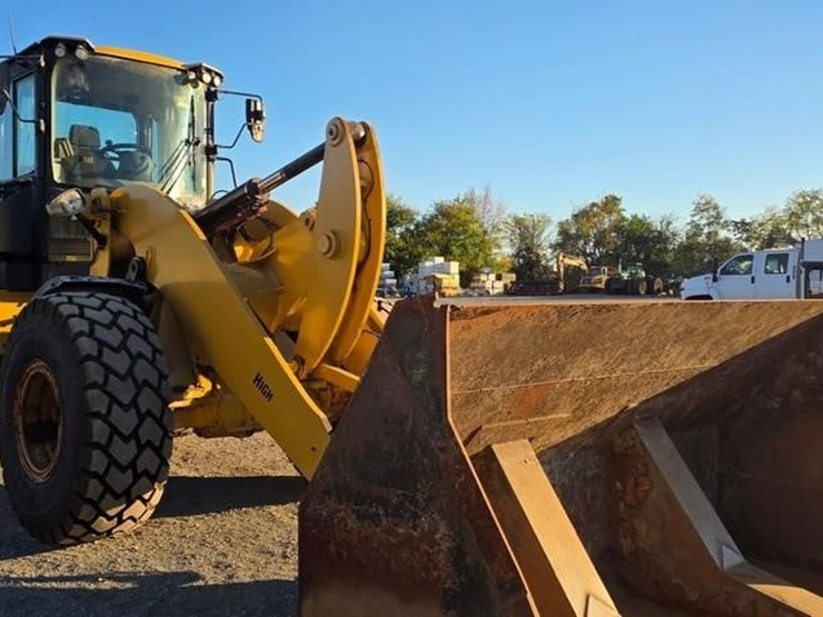 2015-caterpillar-938m-image-56