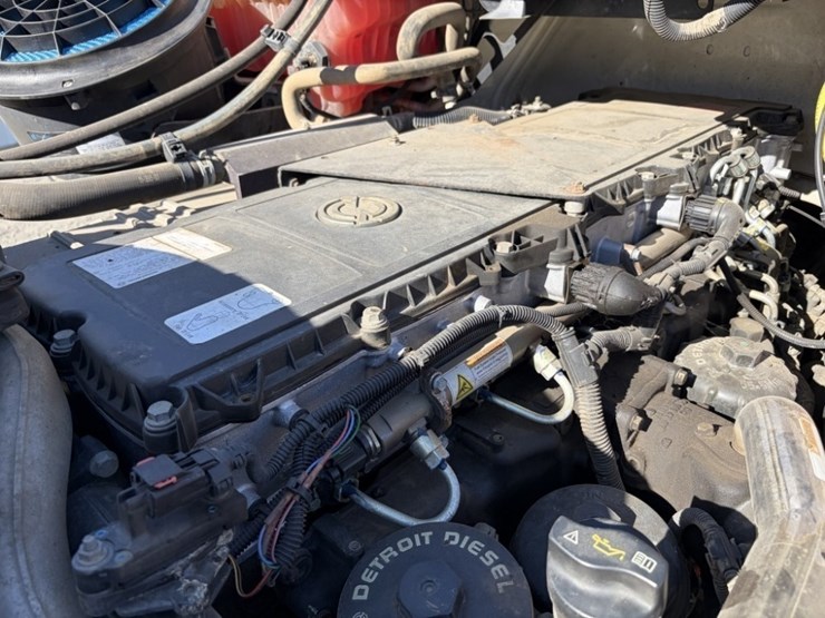 2012-freightliner-m2-t/a-dump-truck-image-36
