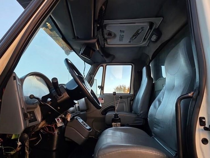 2006-international-durastar-4300-image-41