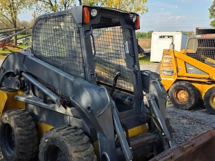 2014-new-holland-l218-image-7