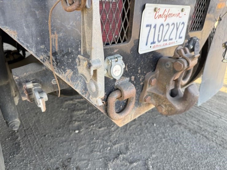 2019-freightliner-m2-dump-truck-image-23