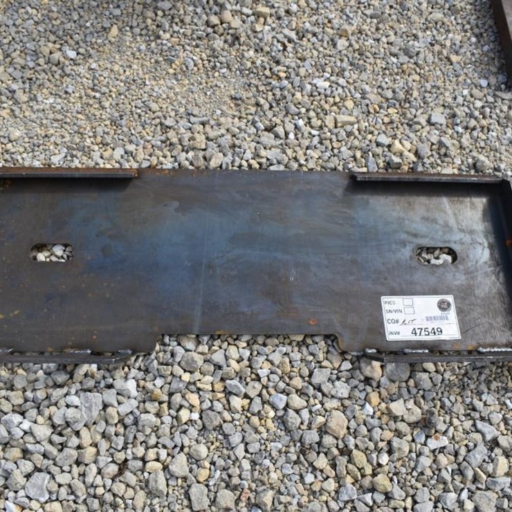 KIT CONTAINERS SKID STEER WELD-ON ATTACHMENT PLATE 47549