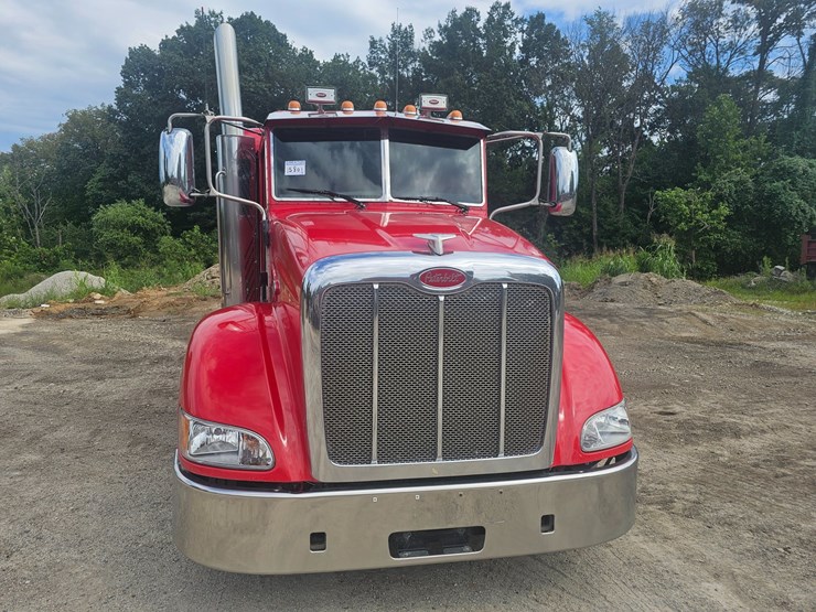 #15801-•-2012-peterbilt-384-sleeper-truck-image-54