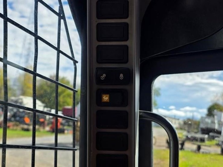 2022-case-tv450b-image-54