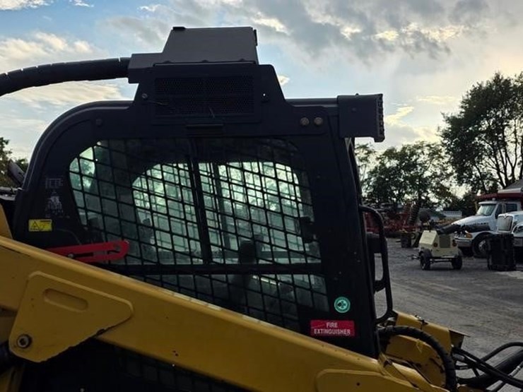2019-caterpillar-299d2-xhp-image-12