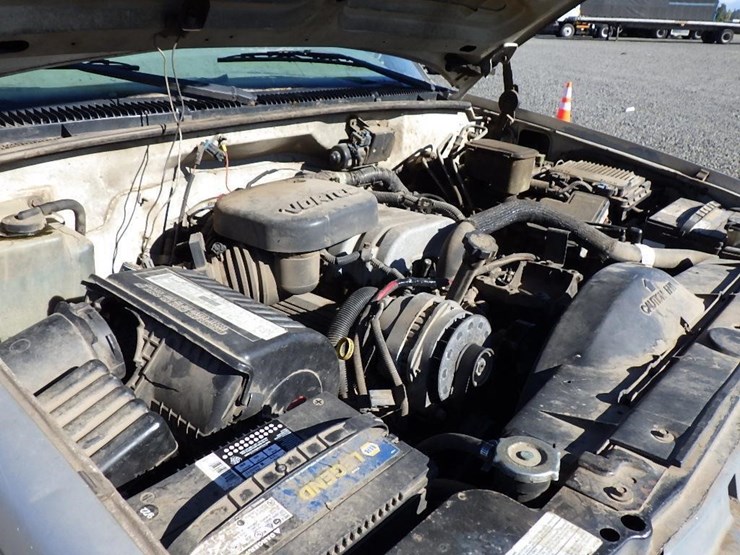 2000-gmc-3500-image-16