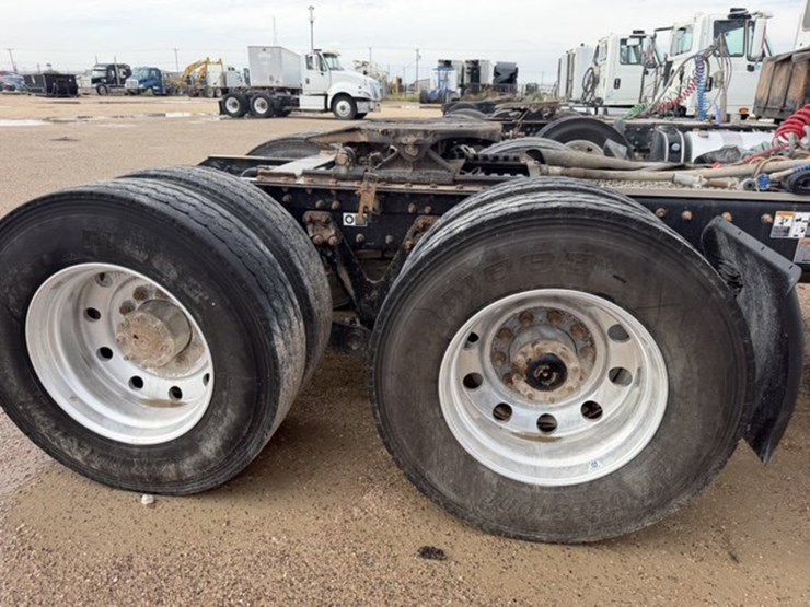 2018-kenworth-t800-image-4