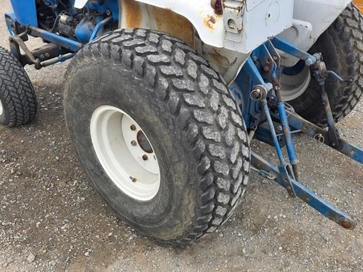 ford-1700-image-12