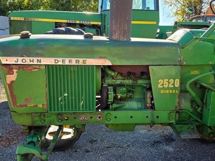 1972-john-deere-2520-image-26