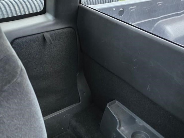 2002-chevrolet-s10-image-19