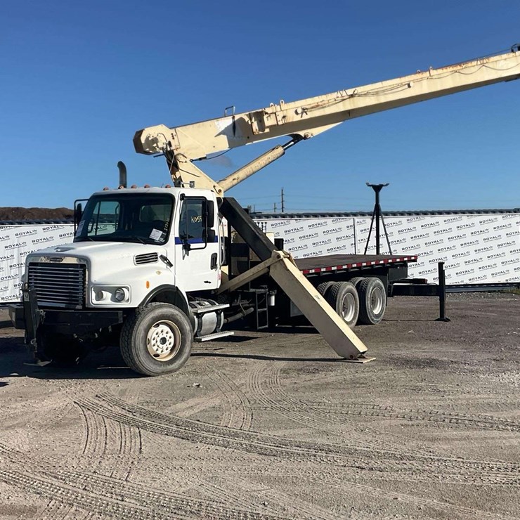 2007 FREIGHTLINER M2 106