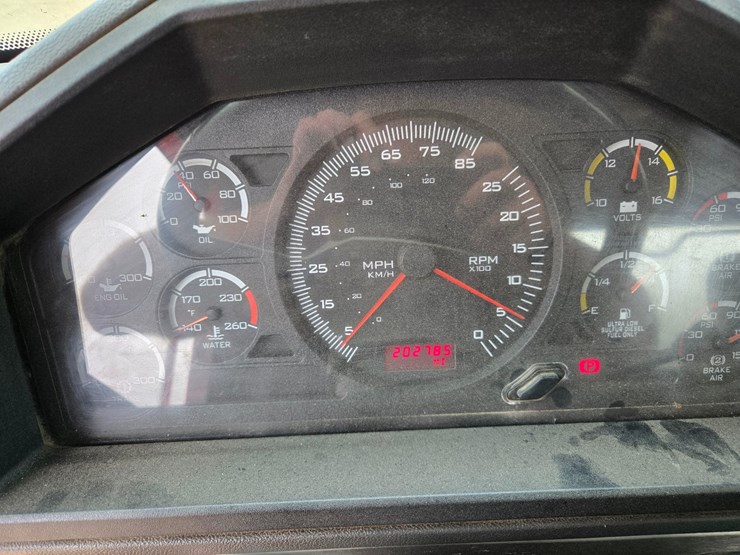2012-caterpillar-ct660-image-85