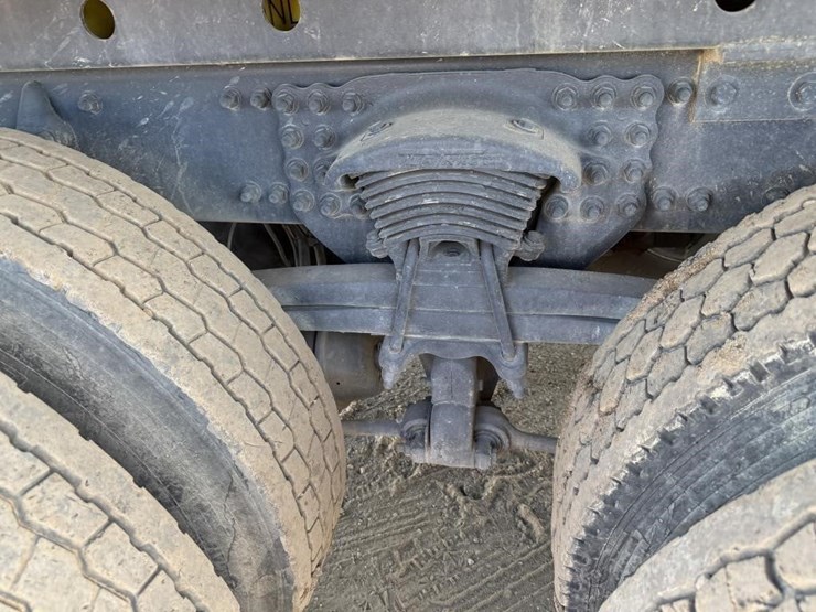2019-freightliner-m2-dump-truck-image-34